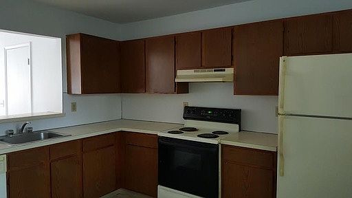 2nd image of 1129 Wolcott St APT 2-5