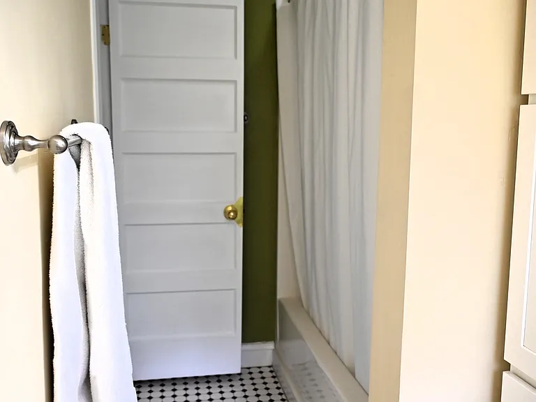 332 Howard St — Photo 8