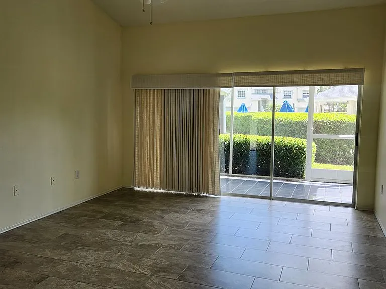 6330 Green Oak Cir — Photo 4