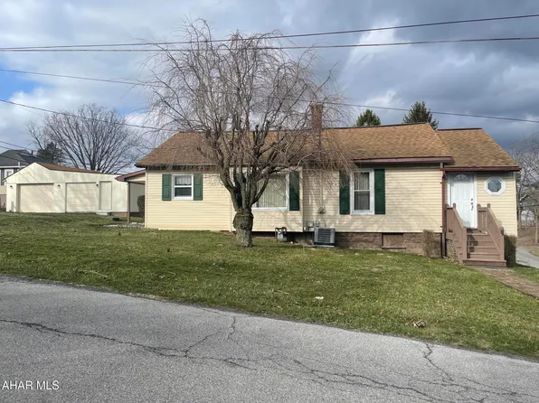 130 Caroline Ave, Altoona, PA 16602