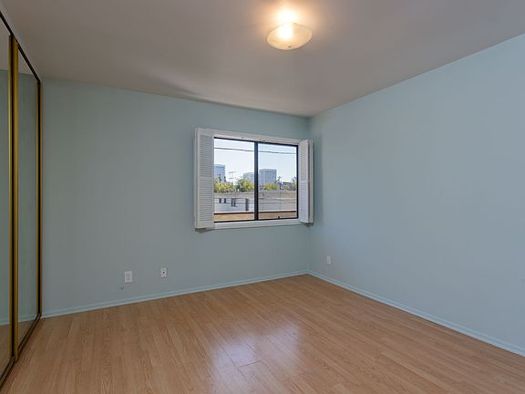 3rd image of 11574 Ohio Ave APT 204