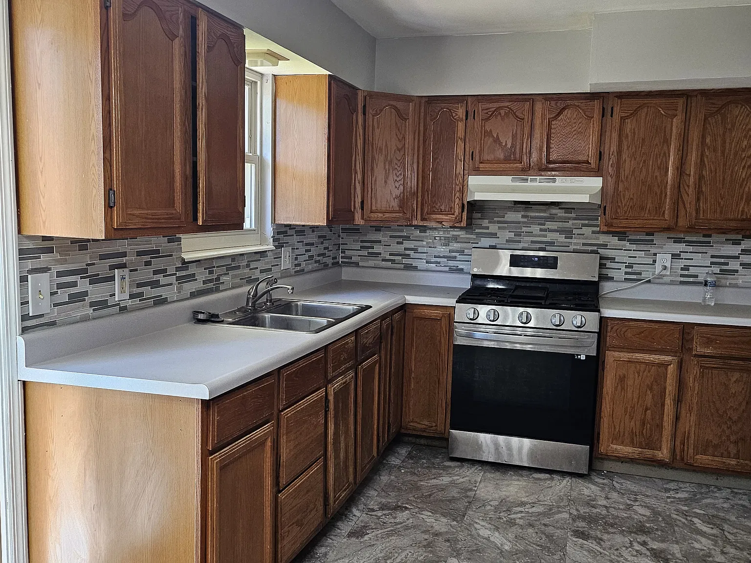 3 bed, 1014 sqft, $1,400 — Photo 4