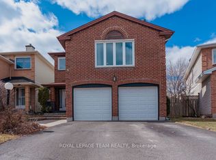 16 Pickwick Dr, Ottawa, ON K2J 3G1