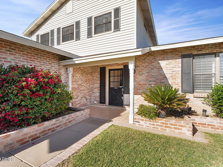 2542 W Nopal Ave — Photo 6