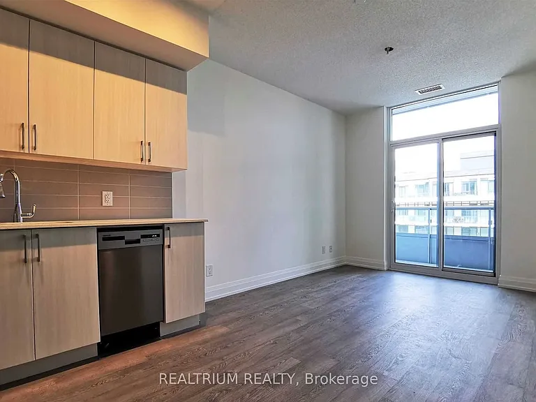 591 Sheppard Ave E #703 — Photo 3
