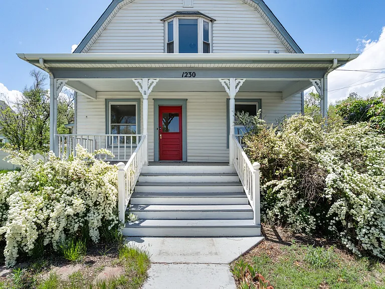1230 Glen Ave — Photo 3