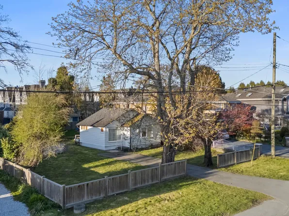 11391 Thorpe Rd, Richmond, BC V6X 1J5