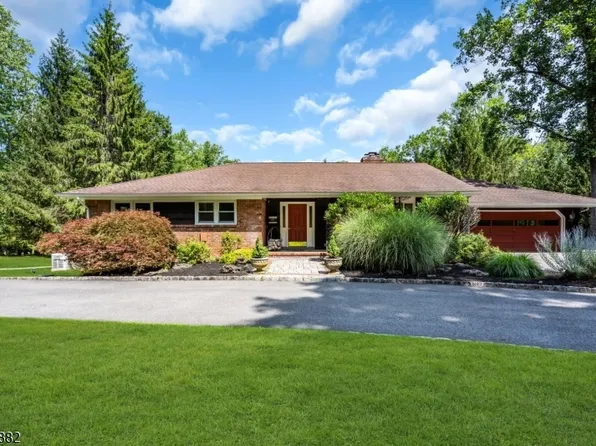 20 Cora Ln, Chester Twp., NJ 07930