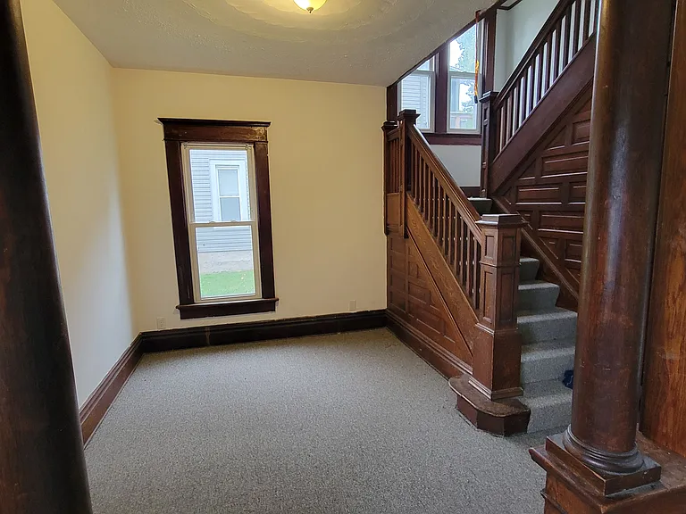 499 Gage St — Photo 8