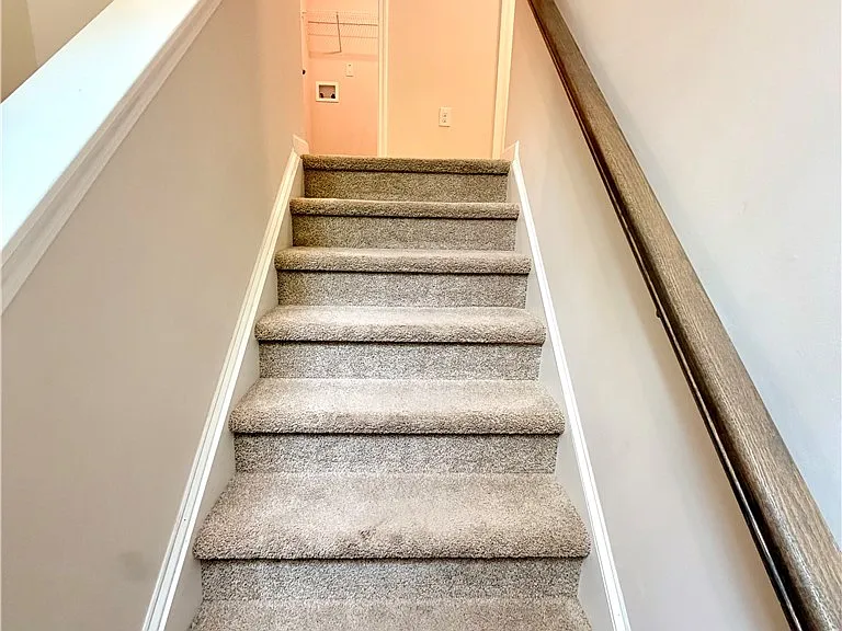 305 Robert Pl — Photo 16
