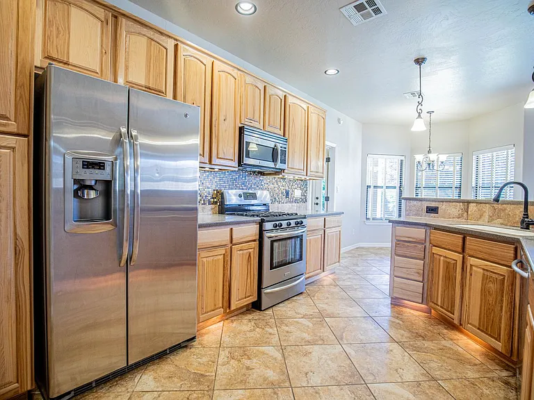 1124 Pajarito Dr — Photo 15