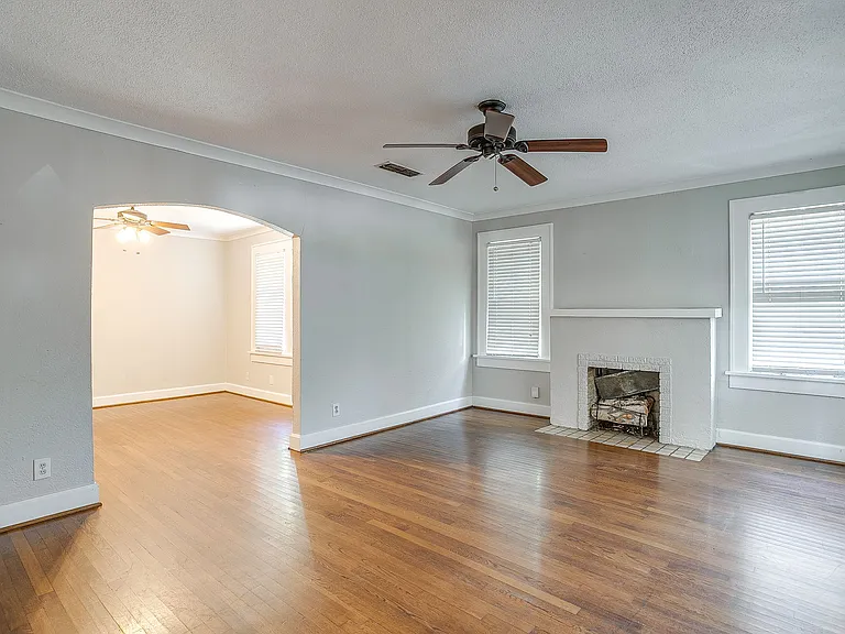 3216 Cockrell Ave — Photo 3