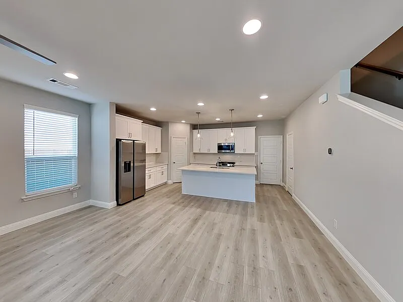 3 bed, 2.5 bath, 1535 sqft, $2,695 — Photo 2