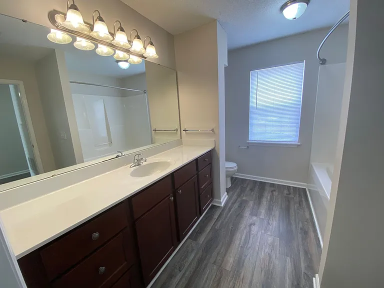 Meridian Park Apartments — Photo 92