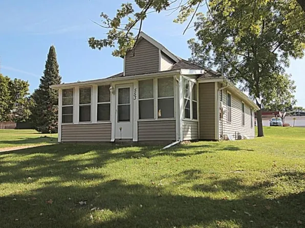 553 N Warren Ave, Freeport, IL 61032