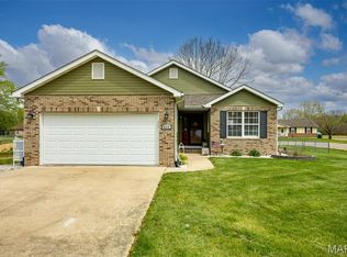 626 Westview Dr, Edwardsville, IL 62025