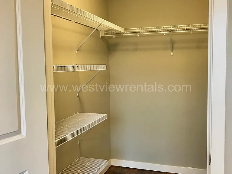 1010 Railroad Ave — Photo 436