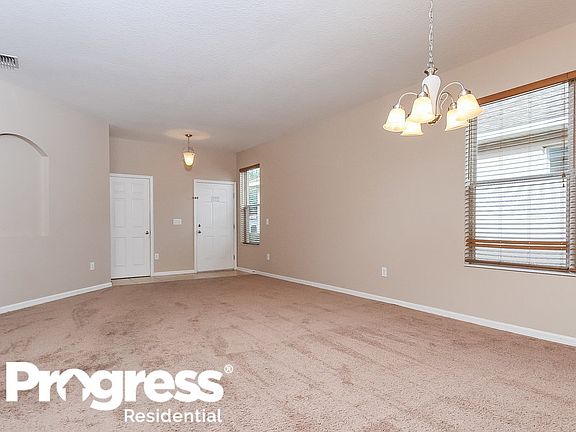 5th image of 812 College Leaf Way