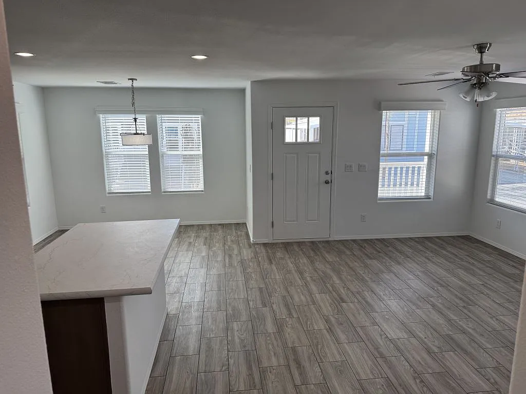 3 bed, 2.0 bath, 1344 sqft, $1,399 — Photo 4