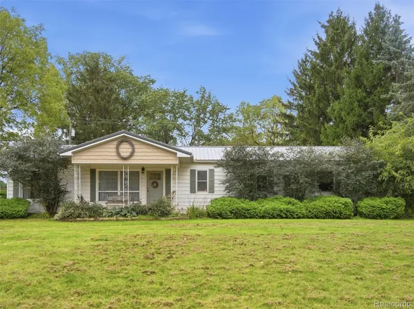 5370 Hollow Corners Rd, Dryden, MI 48428
