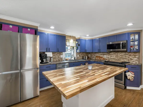 5 Bulova Drive, Nashua, NH 03060