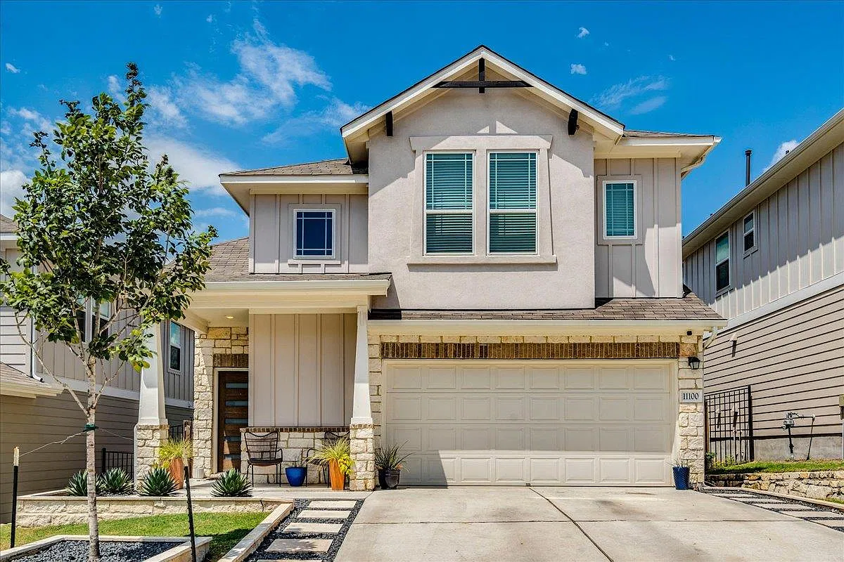 4 bed, 2.5 bath, 1972 sqft, $2,500 — Photo 1