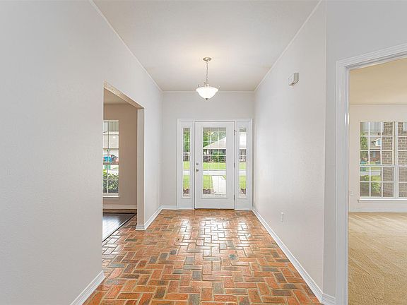 3rd image of 6028 Blair Cir