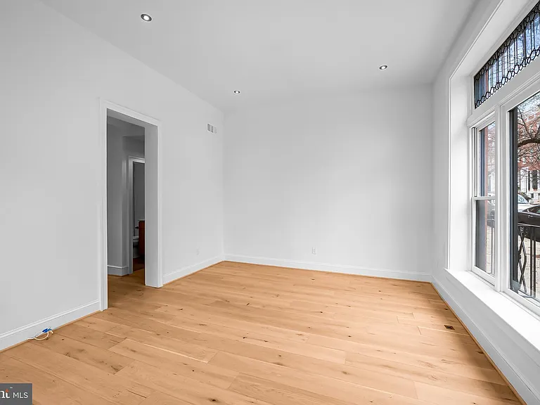 1200 Bolton St — Photo 6