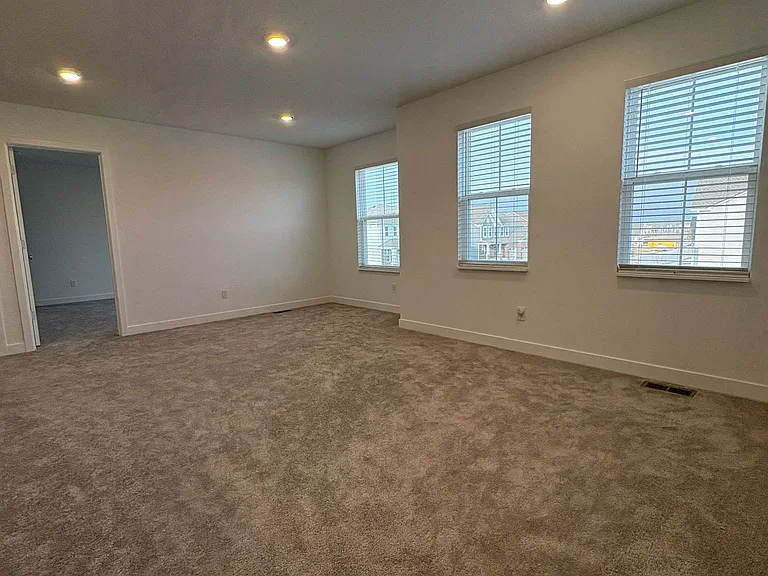 11724 Aubrey Ln — Photo 25