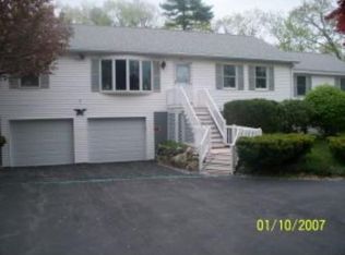 60 Pelham Rd, Pelham, NH 03076