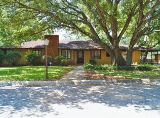 126 Glendale Ln, Luling, TX 78648