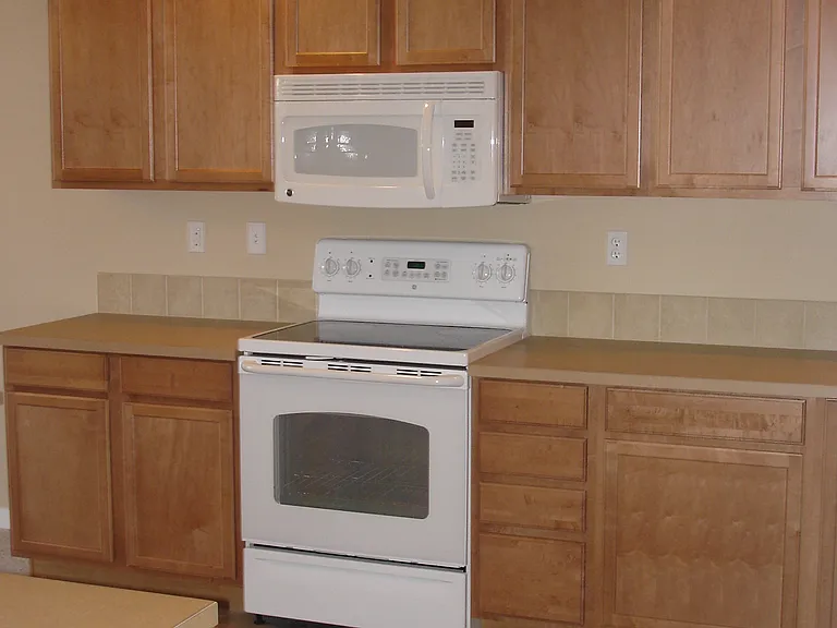 1630 W Carson Ave — Photo 5