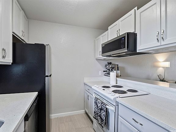 3rd image of 94-1467 Waipio Uka St APT T204
