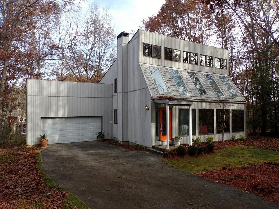 1st image of 24 Clinebrook Dr