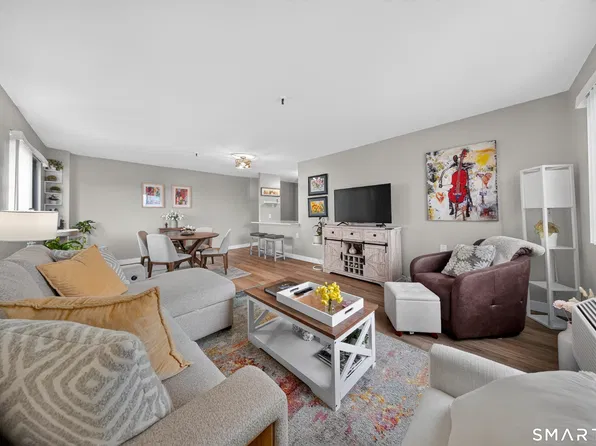 51 Schuyler Ave, Stamford, CT