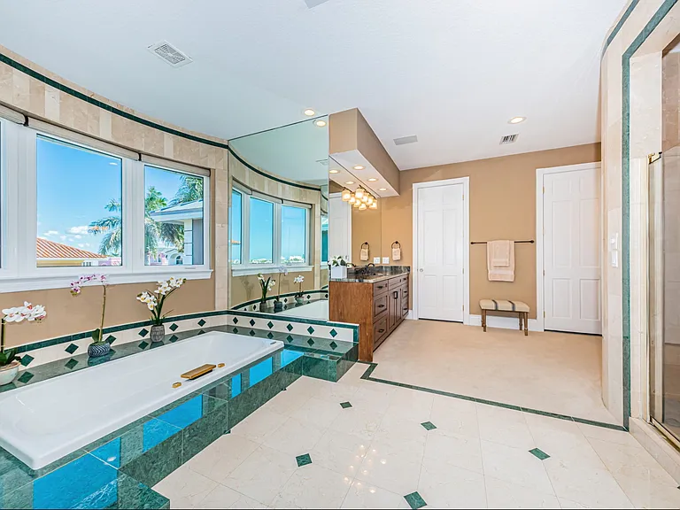 820 Columbus Dr — Photo 47