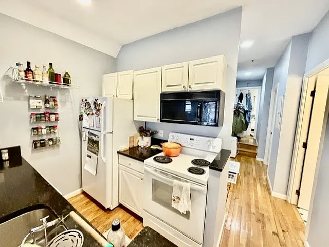 17 Thacher St #1 — Photo 9