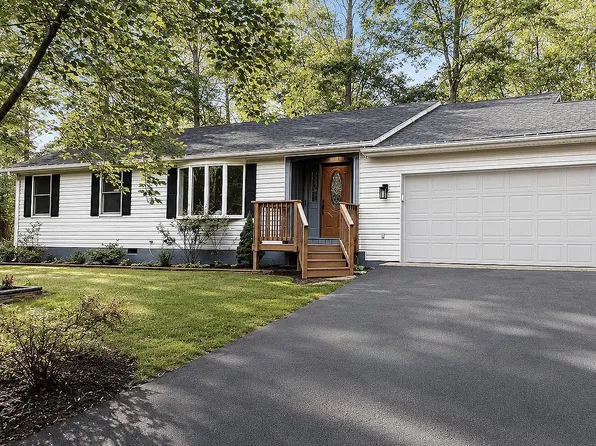 808 Mount Pleasant Dr, Locust Grove, VA 22508