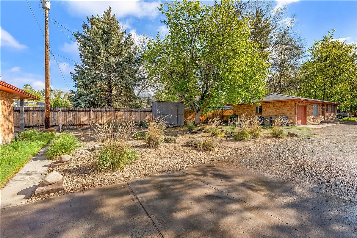 2 bed, 980 sqft, $1,800 — Photo 3