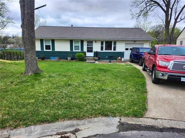 435 NE 41st Ter, Kansas City, MO 64116