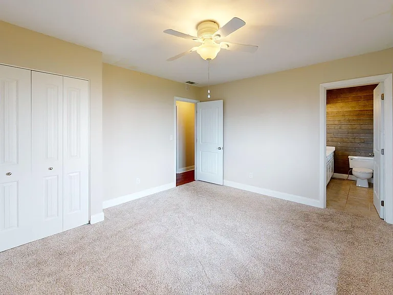 940 E Hickory Grove Rd — Photo 30