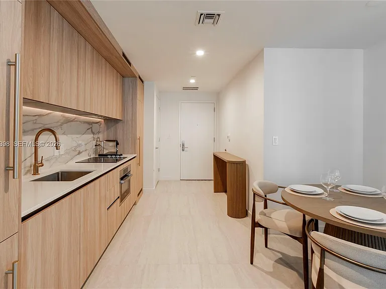 77 SE 5th St #1910 — Photo 5