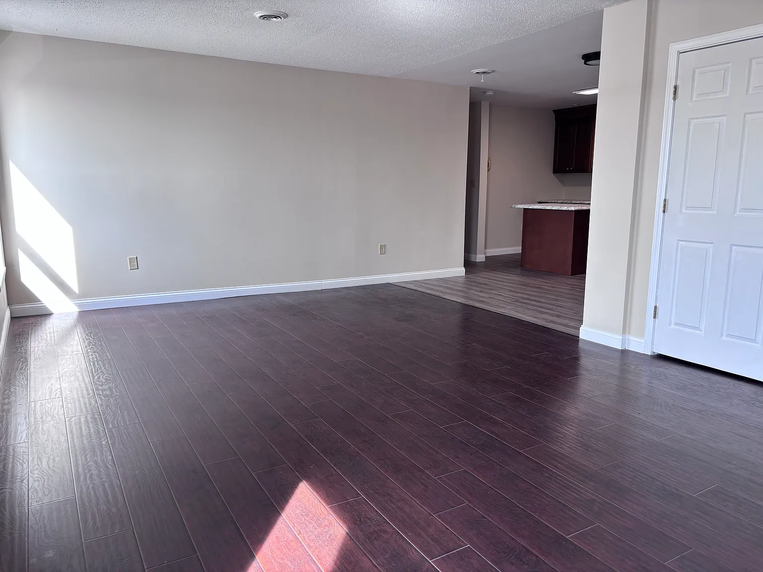 2 bed, 1.5 bath, 1100 sqft, $1,100 — Photo 4