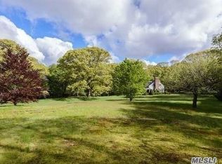 202 Sunset Rd, Oyster Bay, NY 11771