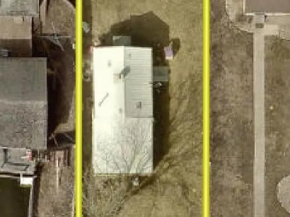 2704 Lind St, Quincy, IL 62301