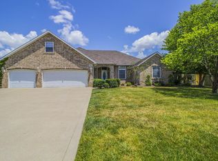 706 N Milton Dr, Nixa, MO 65714