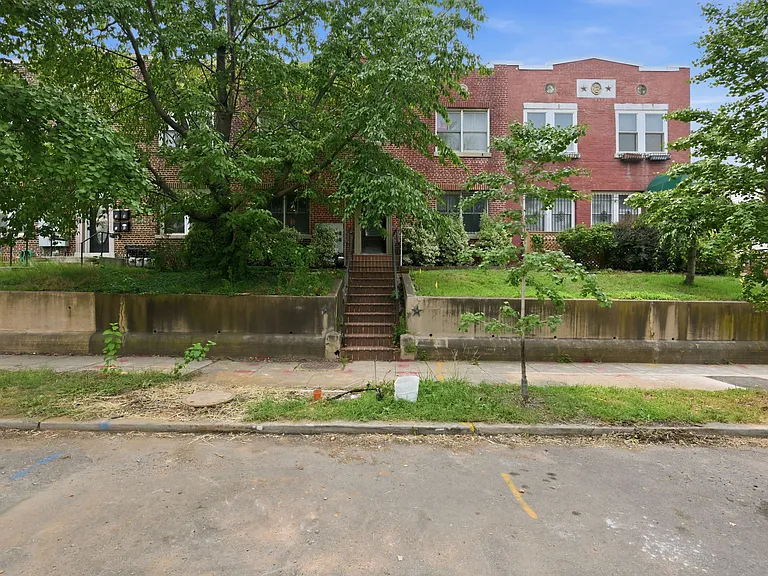 330 14th Pl NE #2 — Photo 34