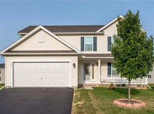 124 Rangers Ct, Rochester, NY 14612