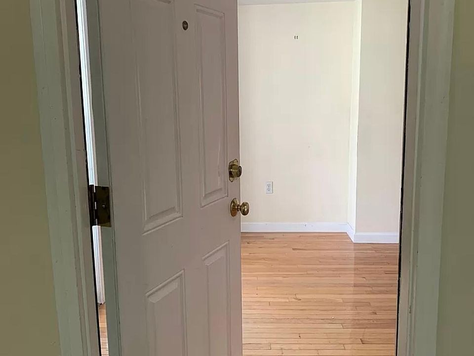 1st image of 20 Phillips St APT 7