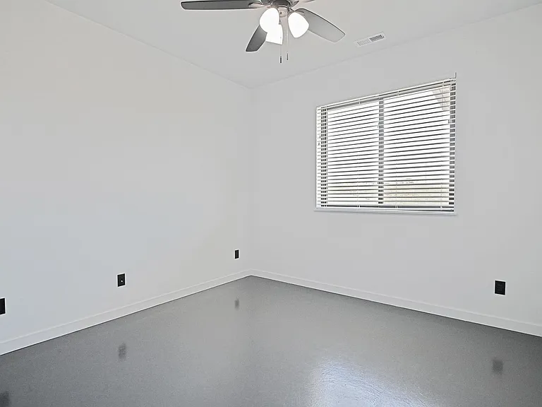 1495 Oxbow Dr — Photo 31